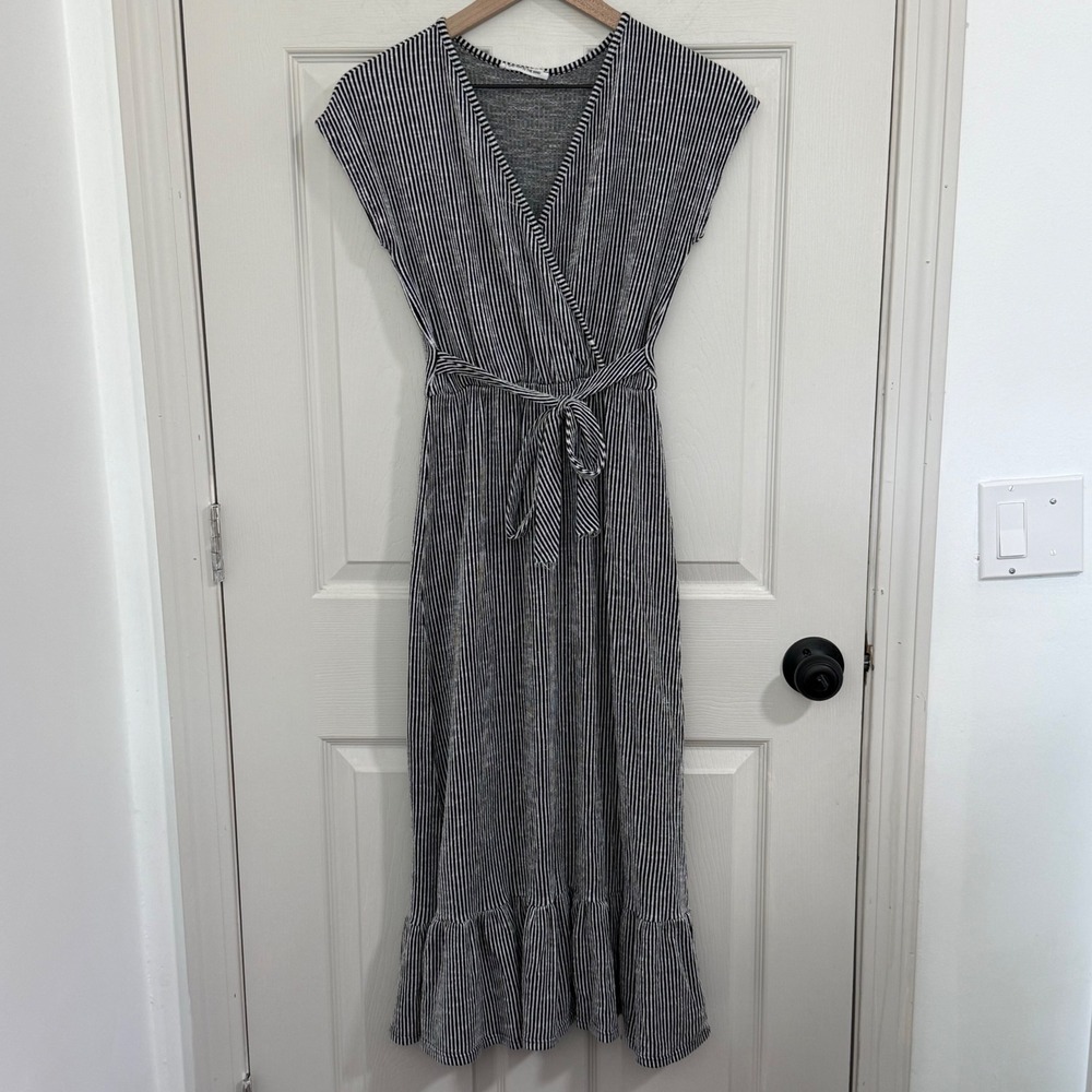 Caution to the Wind Maxi Dress Women Striped Black White Tie Waist Small Coastal - Picture 3 of 8